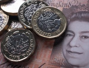 BATH, ENGLAND - OCTOBER 13:  In this photo illustration, £1 coins are seen with the new £10 note on October 13, 2017 in Bath, England. Currency experts have warned that as the uncertainty surrounding Brexit continues, the value of the British pound, which has remained depressed against the US dollar and the euro since the UK voted to leave in the EU referendum, is likely to fluctuate.  (Photo Illustration by Matt Cardy/Getty Images)